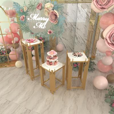 China Wedding Modern Furniture Gold Crystal Dessert Table Plated Stainless Steel Wedding Decoration for sale