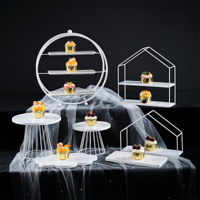 China Viable Classic Wedding Dessert Cake Stand Metal Display Stand White Decoration for sale