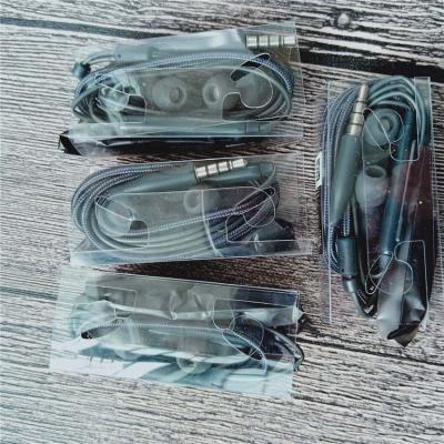 China S10 en oído ató con alambre los auriculares 3.5M M Jack Handsfree With Remote Mic en venta