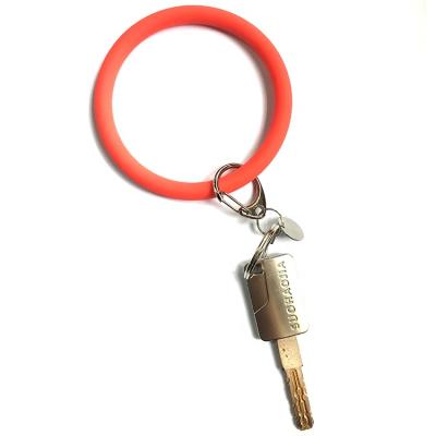 China CLASSIC Soft Ring Wrist Keychain Bracelet Round Soft Silicone Loop Bracelet Key Ring Jewelry for sale