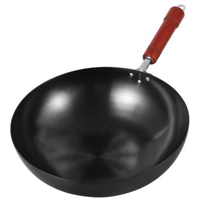 China High Quality Viable Chinese Cast Iron Wok Pan With Wooden Handle And Nonstick Lid for sale