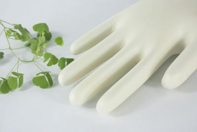 Cina Guanti sintetici del vinile di colore bianco, guanti stretchable dell'esame medico del vinile in vendita