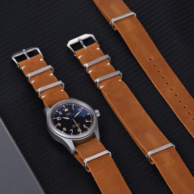 China Crazy Horse 20mm 22mm Rise Buckle Gathering Genuine Leather NATO Genuine Leather Watch Band Strap Quick Release Strap for sale