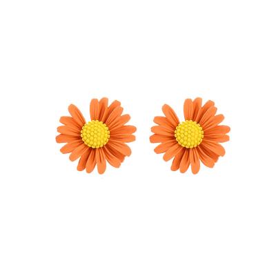 China 2021 Most Popula Top Fashion Stud Earrings Gd Environmental Friendly Small Style Daisy Earrings Ins Fresh White Small Chrysanthemum Earrings for sale