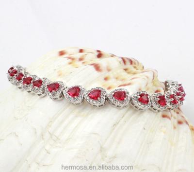 China Trendy Heart Garnet Stone Red Hermosa 925 Silver Jewelry Love Bracelet for sale