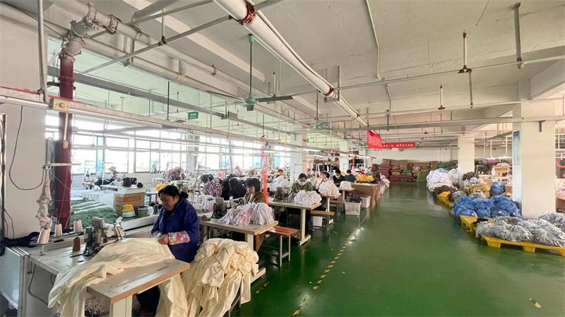 Verified China supplier - Huarong County Chenxiao Clothing Co., Ltd.