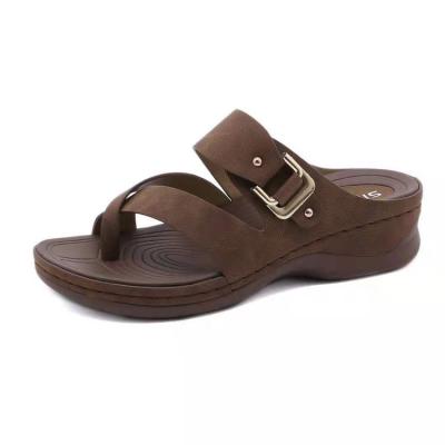 China ARCH BACK Luxury Fashion Wholesale Open Toe Buckle Leather Flip Flops Wedge Platform Sandals For Women And Ladies for sale