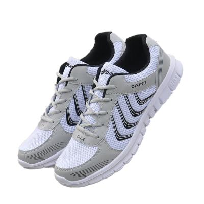 China New Style Trend Fashion Running Shoes Lightweight Breathable Women Mesh Sneakers Travel Sport Shoes Outdoor Running Shoes for sale