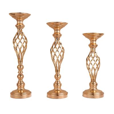 China Wedding Gold Metal Flower Ball Stand Home Decor Floral Vase For Wedding Decoration Table Centerpieces for sale