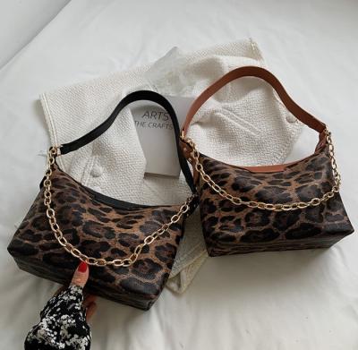 China 2021 Autumn Retro Fashion Lady Bags Shoulder Armpit Bags Fashion Leopard Print Dumpling Bags for sale