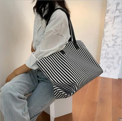 China Fashion Large Capacity Casual Women Bag 2020 New Korean Fashion Shoulder Bag Stripe Tote Bag for sale