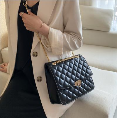 China Fashion women chains handbag fashion rhombus shoulder bag 2020 lady stitching handbag for sale