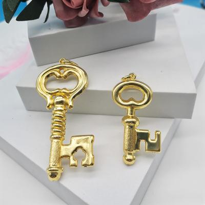 China Factory Wholesale CLASSIC Fast Shipping 14K 24K Gold Plated Christmas Old Man Shape Charm Pendant For Jewelry Making for sale