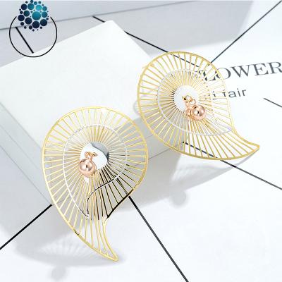 China Long Color Keeping Designer Jewelry Brand Earrings Fast Shipping Luxury Leaf Gold Plated Stud Earrings For Women Jewelry Making for sale