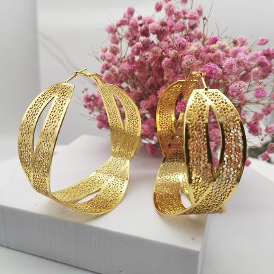 China New Trendy Big Large Trendy Gold Plated Circle Crystal Diamond Hoop Earrings Party Wedding Earring For Women Girls for sale