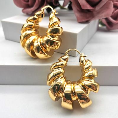 China FASHIONABLE Most Popular Fashion Sells Jewelry Dubai Gold Plated Brass Wholesale Earring For Woman Ear Decoration for sale