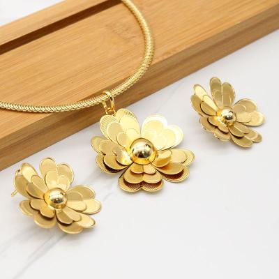 China Fashion Style Durable Dubai Gift 4 PCS Necklace Bracelet Ring Earrings Set Gold Plated Pearl Jewelry Sets For Ladies for sale