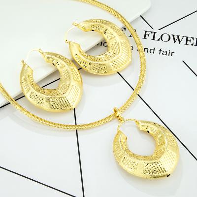 China Wholesale Price FASHIONABLE Custom Logo Pure Silver Gold Plated Copper Clip On Earrings Necklace Jewelry Set For Woman for sale