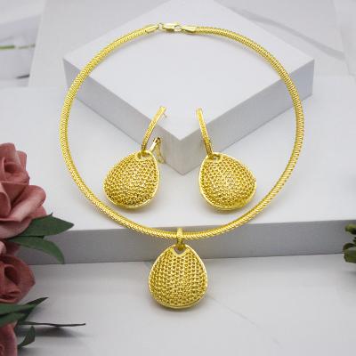 China FASHIONABLE Most Popular Fashionable Korean Gold Earring Necklace Female Copper Plated Jewelry Set For Women And Girls for sale