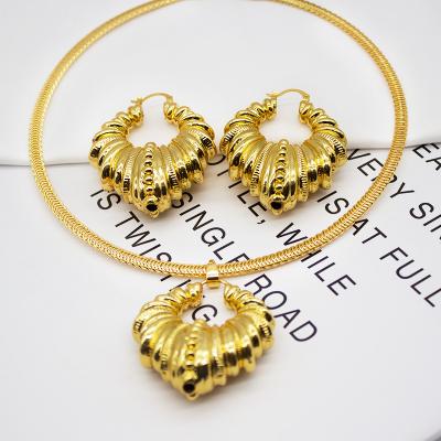 China FASHIONABLE High Quality Wedding 24K Gold Plated Jewelry Sets Dubai Bridal Necklace Pendant Earring Sets Anniversary Gift for sale