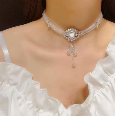 China Fashionable Palace Retro Crystal Necklace Hand-woven Female Chain Neck Temperament Elegant Romantic Clavicle Chain for sale