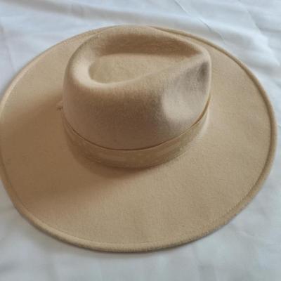 China Cheap Price Fashion Woolen Flat Surface Felt Classic Hat Classic Felt Hat Panama Vintage Felt Fedora Wide Hat for sale