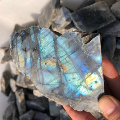 China China Wholesale Raw Natural Labradorite Stone Rough Raw Stone Labradorite For Home Decoration for sale