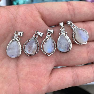 China Wholesale Healing Crystal Energy Pendants Blue Moonstone Crystal Pendant For Natural Healing from China for sale