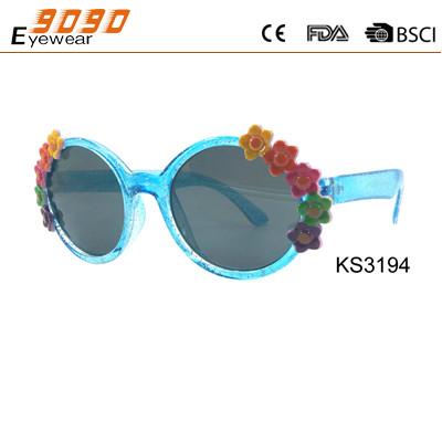 China Hot sale style of kids sunglasses ,  plastic  blue frame with beautiful  flowers for sale