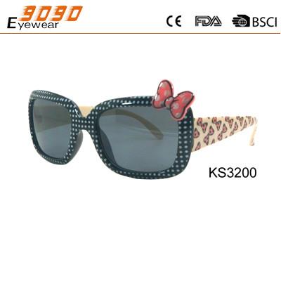 China Cute Girl's Sunglasses, Plastic Frame with bow , printed patttern on the temple for sale