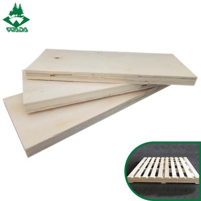 China Hotel LVL Packing 2x4 Lumber Timber For Pallet / LVL Wood Sheet Material for sale