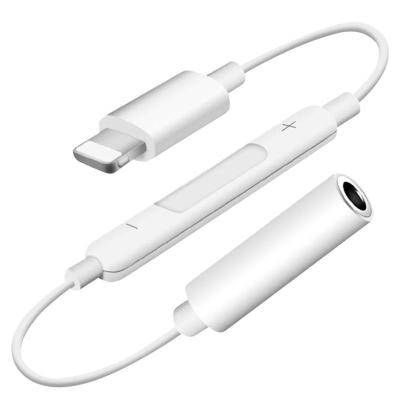 China Aux female audio adapter. Audio Splitter Adapter Earphone Cable For iPad / iPod Touch Connector Cable With Microphone Stereo Music Remote White Lighting MH020 for sale