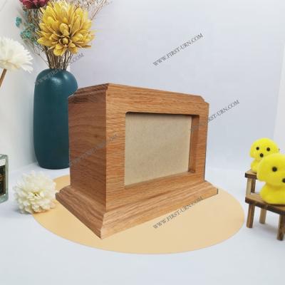 China Professional Hot Selling Stored Oak Wood Boxes For Dog Ashes Pet Wooden Urns For Ashes for sale