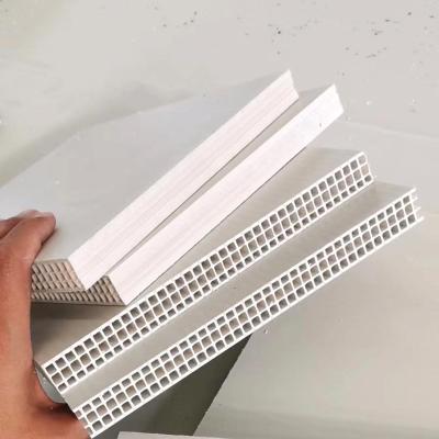 China Waterproof 18mm Thickness Plastic Cavity PP Concrete Board Formwork For Construction for sale