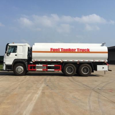 China Transport SINOTRUK Oil Fuel Tank Truck Price HOWO EURO 2 Large Capacity Fuel Tank Truck for sale