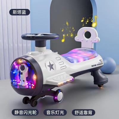 China OEM PU-Räder auf Spielzeug fahren Wiggle Auto mit einem Klick Musik und Licht spielen zu verkaufen