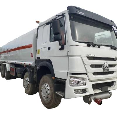 China Howo Safety 30m3 8x4 371hp Gasoline Oil Truck 21 - 30T for sale