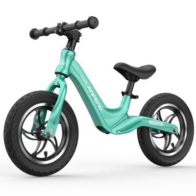 中国 2021 New Arrival Children Road Balance Bike 12 Inch Magnesium Alloy Frame Balance Bike Running Bike For Children 販売のため