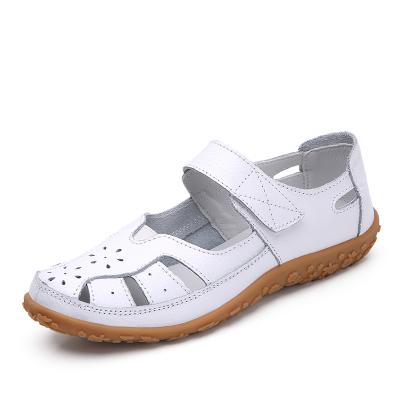 China 2021 Fashion Trend Design Summer Beach Sandals Ladies Slippers New Flat Leather Trim Comfortable Outdoor Sandals for sale