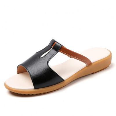 China New Fashion Trend Summer Women's Sandals Fashion Comfortable PU Casual Shoes Thick Bottom Ladies Flip Flop Beach Slippers for sale