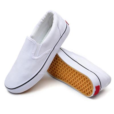 China Fashion Trend Low Moq Slip On Black Empty White Sneakers Men Breathable Canvas Shoes for sale