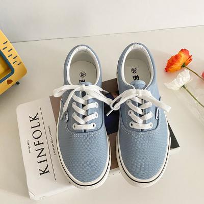 China Authentic Fashion Trend Classic Unisex Adult Multicolor School Training Shoes Canvas Skateboard Shoes In Stock for sale