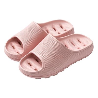 China Cushioning Summer Thickening EVA Hollow Leaky Quick Dry Mens Womens Bathroom Home Slippers From China Factory for sale