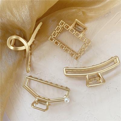 China INS Simple Texture Hair Accessories Chain Clips Adult Anti-rust Hollow Alloy Geometric Hair Claw Clips for sale