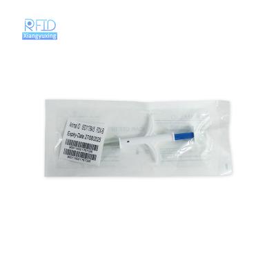 China Wholesale 7mm 2.12*12mm Small Microchip Manufacturer RFID Waterproof / Waterproof Pet Implanted Chip With Syringe for sale