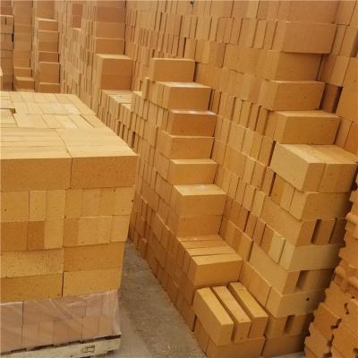 China Fine Round Fire Insulating Clay Heat Brick with SiO2 Content % interentional standard for sale