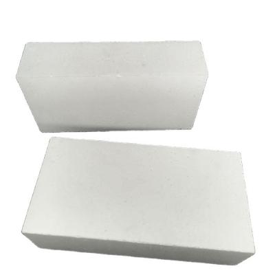 China Standard Size Corundum Mullite Fire Brick for Fire Resistant Places in Steel Industry for sale