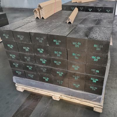 China 70% MgO Content Fused Magnesia Carbon Brick for Steel Ladle Refractory in Arc Furnace for sale