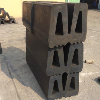 China EPDM Marine Equipment W Marine Type Rubber Boat Fender for sale