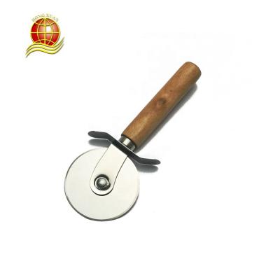 China Professinal Sustainable High Quality Wooden Handle Stainless Steel Pizza Wheel Cutter for sale